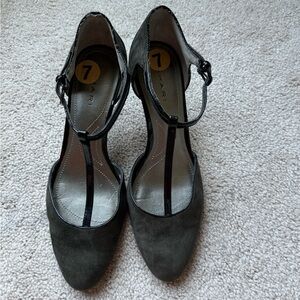 Tahari Pumps in Dark Grey